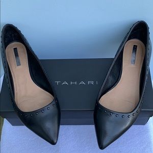 Black leather Tahari flats size 6